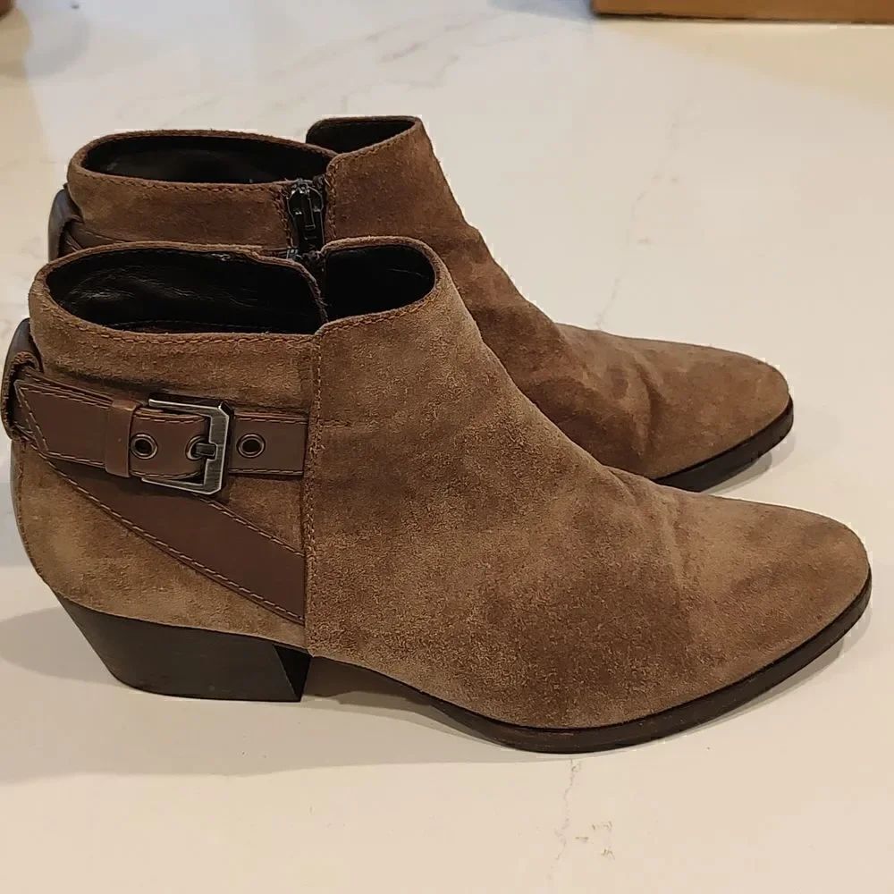 Aquatalia Farin Buckle Strap Side Zip Leather Ankle Booties Brown Suede Size 8
